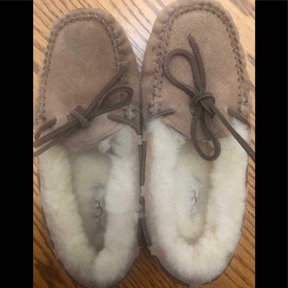 Kids UGG slippers size 2